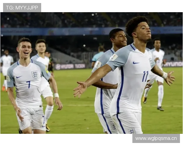 萨卡：对比福登——边路核心与中路组织者的功能差异