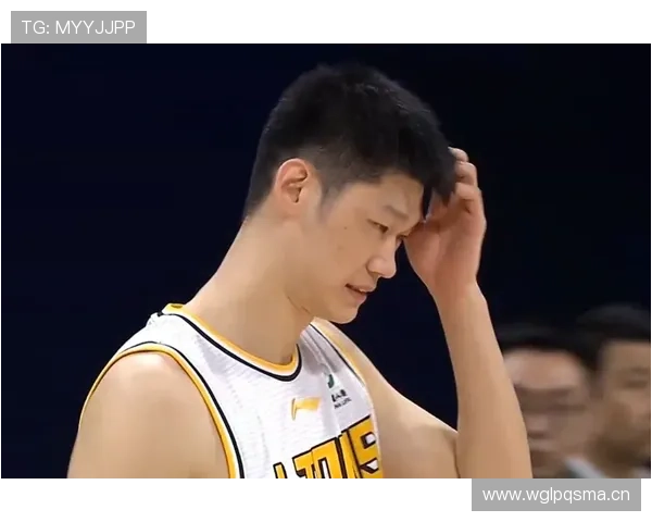 胡金秋拎着名牌菜篮子排队买菜，我笑到停不下来