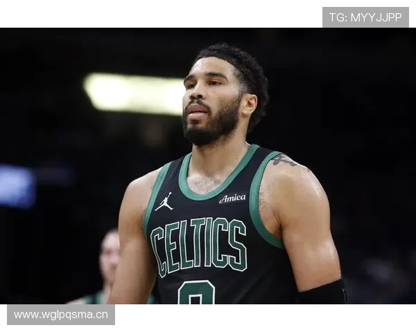 无球掩护为塔图姆拉开空位，威廉姆斯较上季效率提升