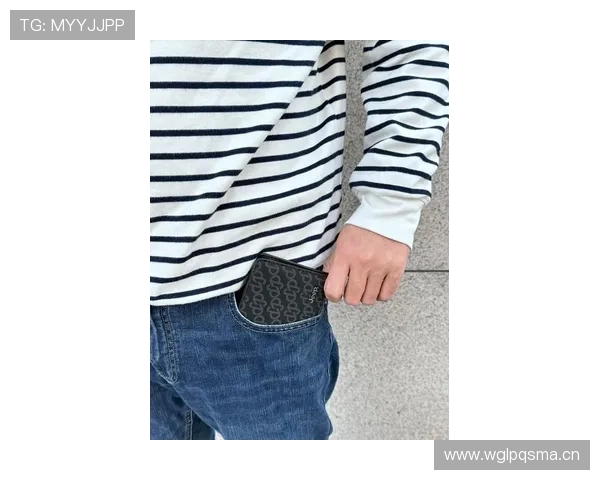 菲利克斯又开始把豪宅当滤镜拍照了，看的我钱包瑟瑟发抖